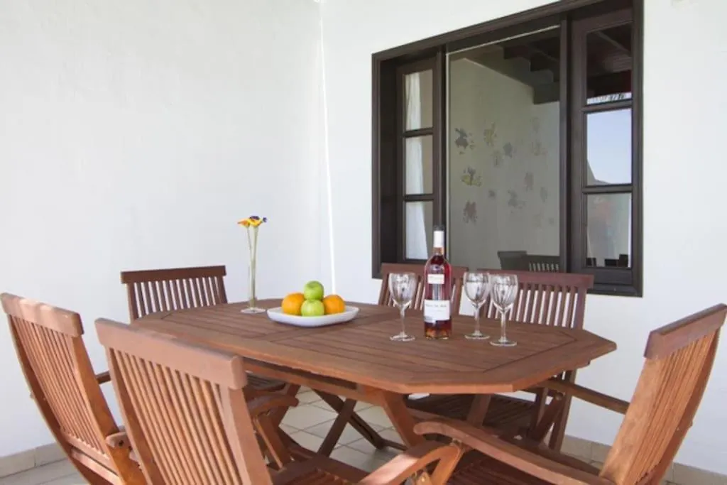 Miguel, 3 Bed With Private Pool Apartment Puerto del Carmen  0*, Puerto del Carmen (Lanzarote)